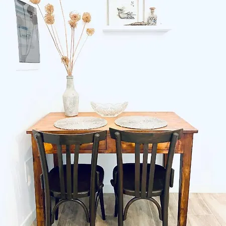 Wanderlust Apartment *