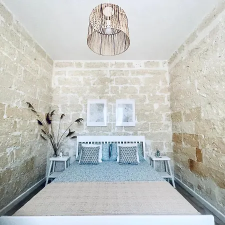 Wanderlust Apartment *